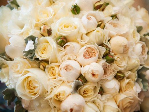 Milyen virágokat adnak az esküvőnek?